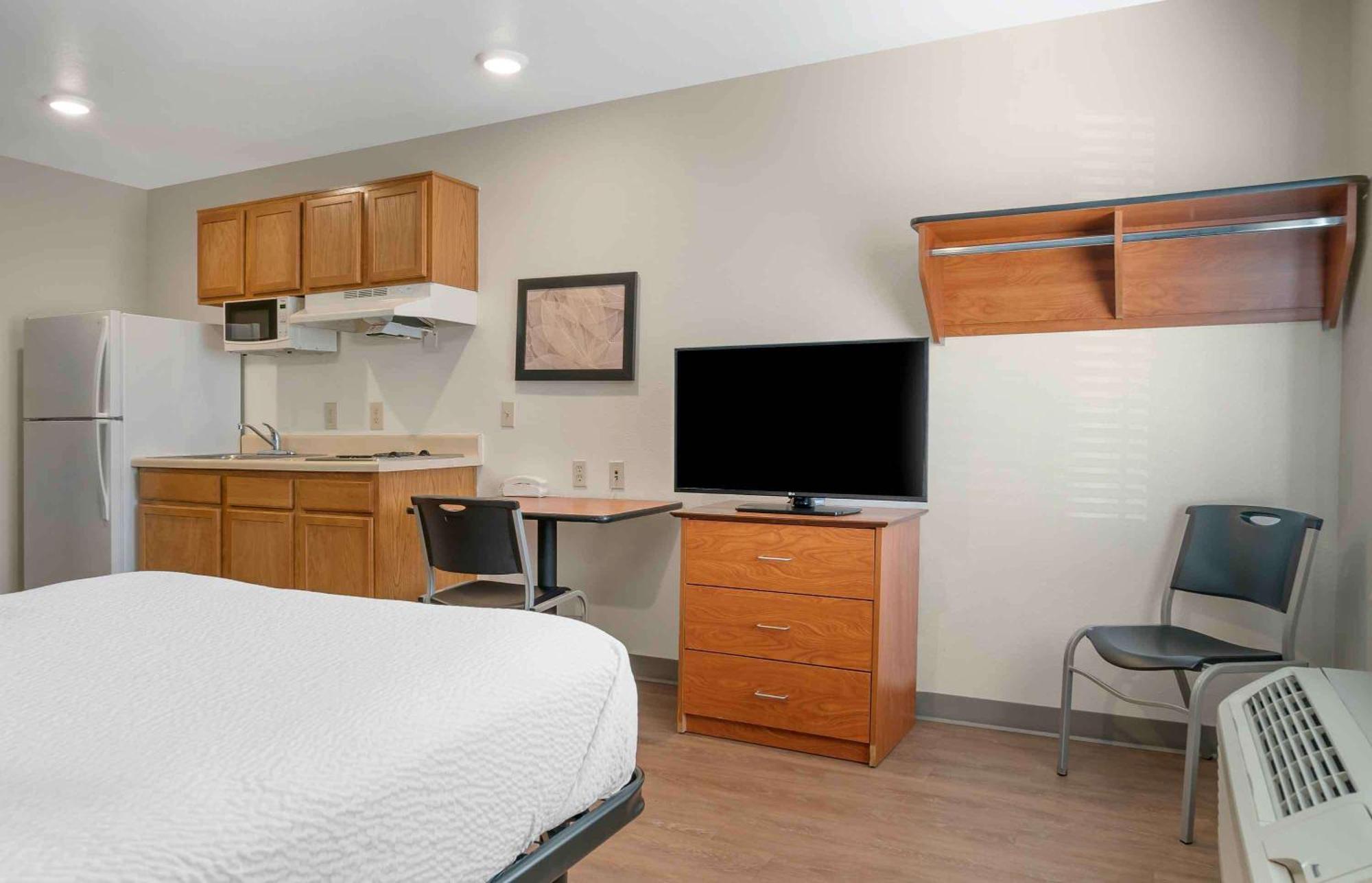 Extended Stay America Select Suites - Kalamazoo - West Exterior photo